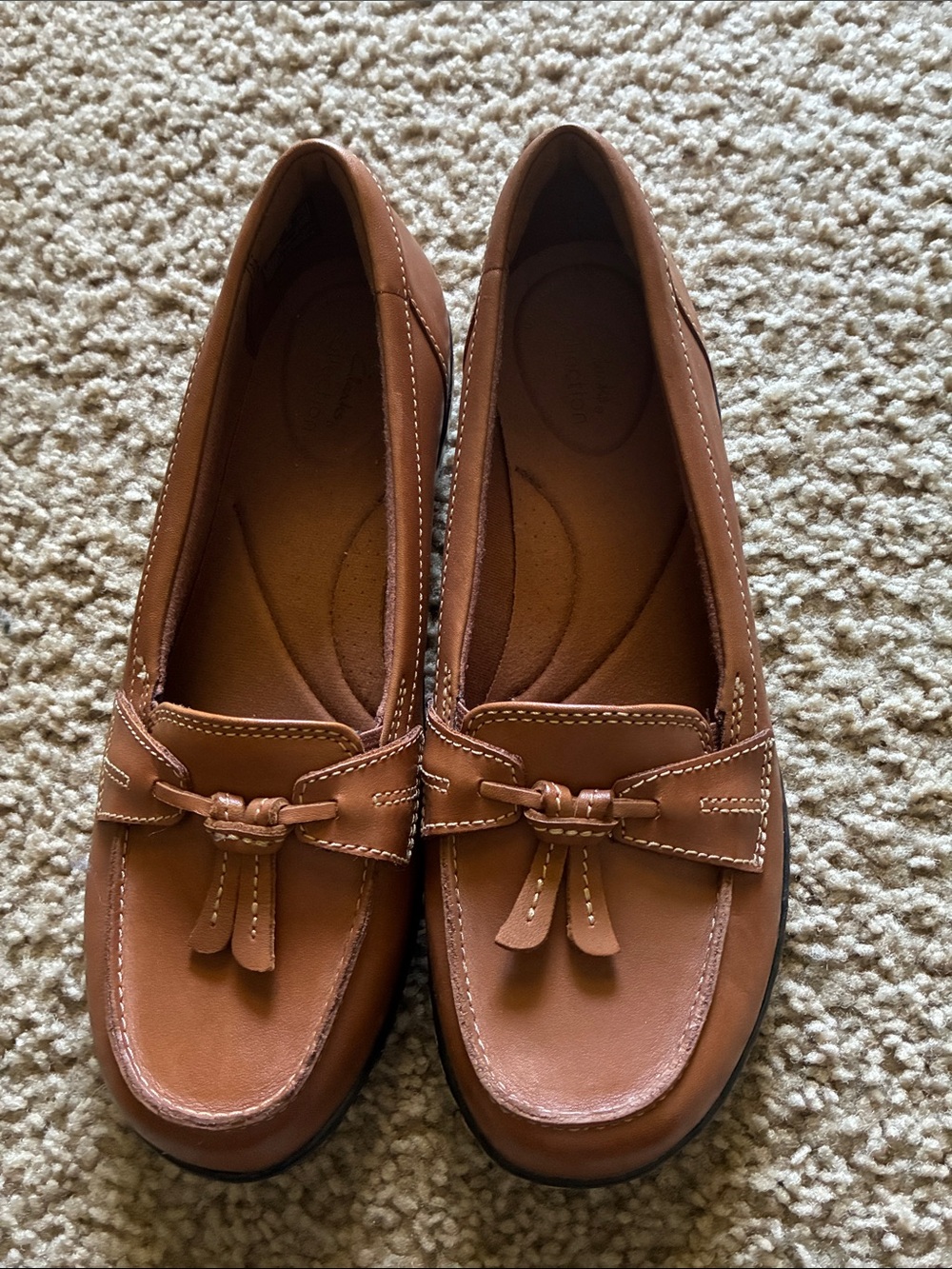 Clarks Women's Tan Leather Tassel Loafers